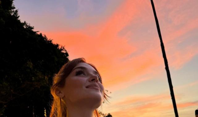 Hande Erçel'den duygusal paylaşım: "Senin kızın olmayı çok seviyorum"