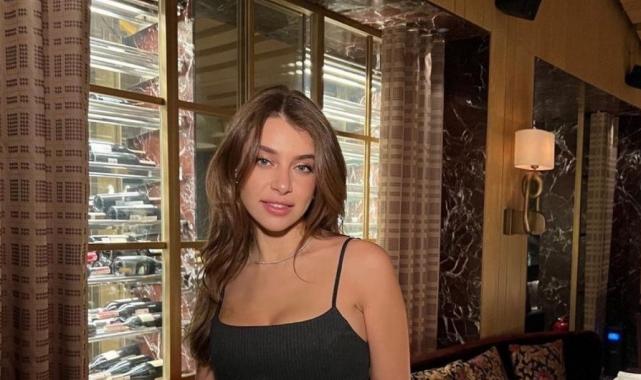 Hande Erçel’in ablası Gamze Erçel süper minisiyle sosyal medyayı salladı! Hande ablasına çekmiş…