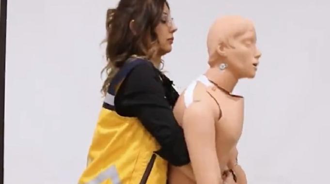 Heimlich manevrası nasıl yapılır? Fahrettin Koca paylaştı