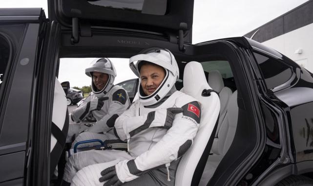 İlk Türk astronot uzayda! Annesinin sözleri duygulandırdı: Bağrıma basmak istedim...