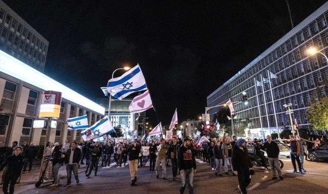 İsraillilerden Netanyahu'ya tepki: İstifası ve erken seçim istendi