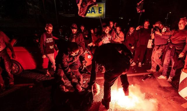 İsraillilerden Netanyahu'ya tepki: İstifası ve erken seçim istendi