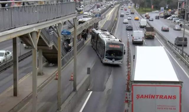 İstanbul'da bitmek bilmeyen üst geçit... İBB'nin çalışmasında vatandaşlar isyan etti