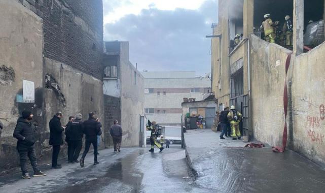 İstanbul'da kolonya atölyesinde yangın! 5 işçi mahsur kaldı