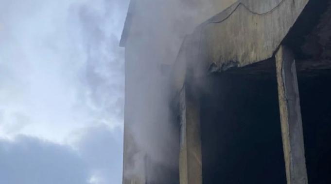 İstanbul'da kolonya atölyesinde yangın! 5 işçi mahsur kaldı