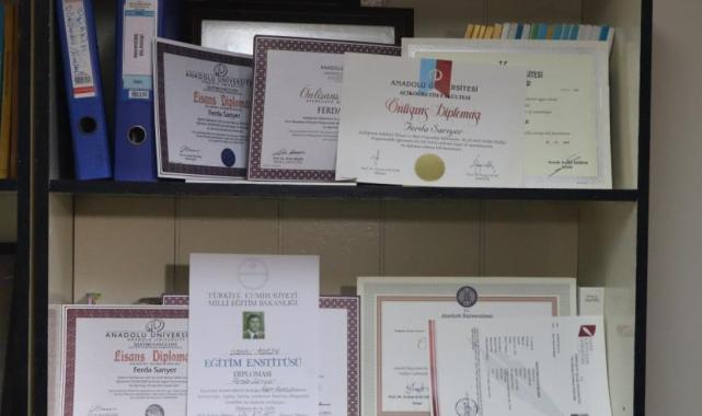 İzmir'de 68 yaşındaki adamın üniversitesi sevdası: Tam 14 diploması var