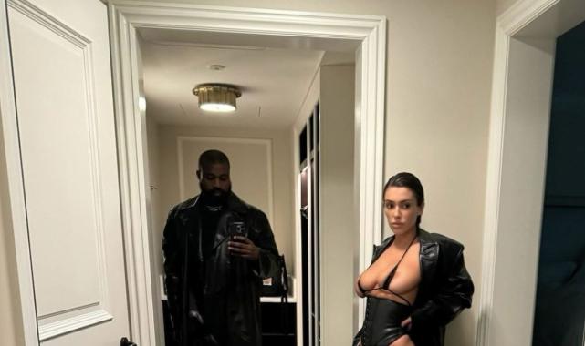 Kanye West, giyimiyle dikkat çeken eşi Bianca Censori'nin özel hallerini paylaştı