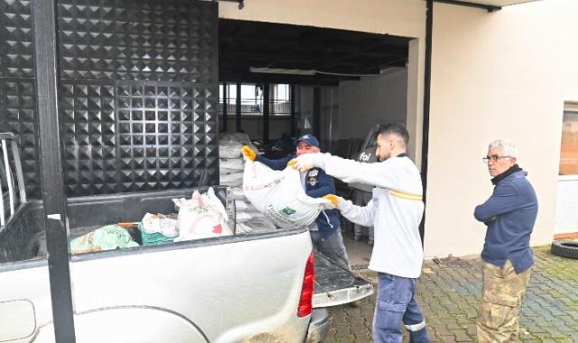 Karabağlar Belediyesi'nden üreticiye kesintisiz destek