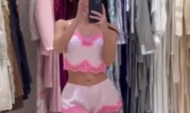 Kim Kardashian eleştirilere inat paylaştı! Sütyeni ve saten geceliğiyle poz verdi