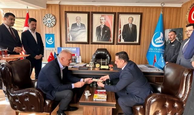 Kültür ve Turizm Bakanı Mehmet Nuri Ersoy, Antalya Ülkü Ocakları'nı ziyaret etti
