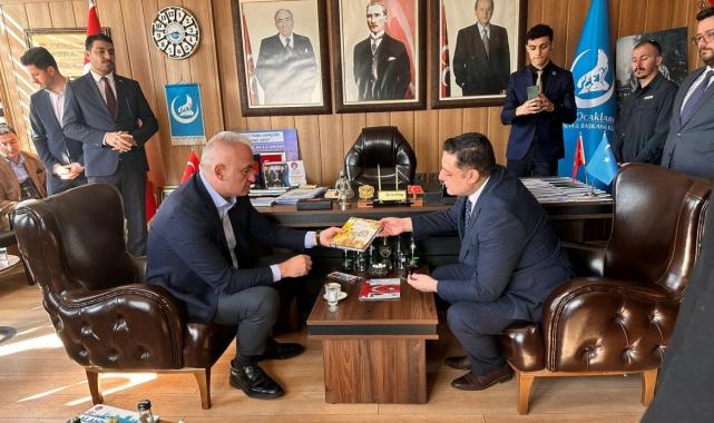 Kültür ve Turizm Bakanı Mehmet Nuri Ersoy, Antalya Ülkü Ocakları'nı ziyaret etti