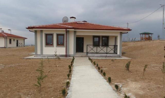 Malatya’da yapımı tamamlanan köy evlerinin teslimi devam ediyor