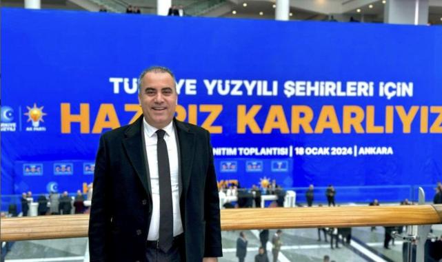 Manavgat’ta ibre Turgay Akar’ı gösteriyor