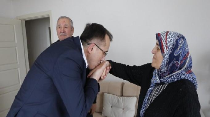 Mehmet Savran seçim çalışmalarına aile duasıyla başladı