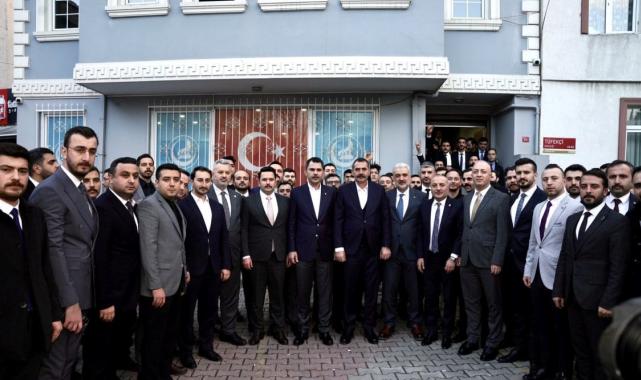 Murat Kurum'dan İstanbul Ülkü Ocakları'na ziyaret
