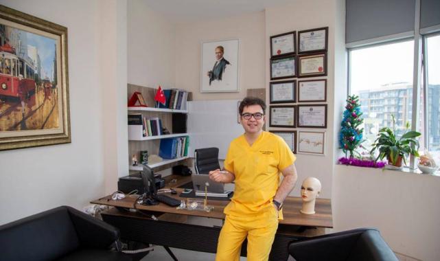 Opr. Dr. Cenk Melikoğlu, “Meme Estetiğinde Cerrahi Yöntemler” Hakkında Bilgi Verdi