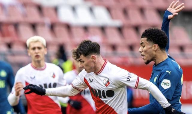 PSV, ligde ilk puan kaybını Utrecht deplasmanında aldı