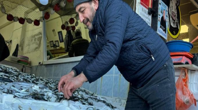 Rize'de hamsi tezgahtaki krallığını istavrite kaptırdı