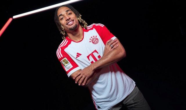 Sacha Boey resmen Bayern Münih'te