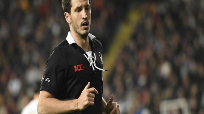 Salih Uçan, Beşiktaş'la yeni sözleşme için görüşüyor