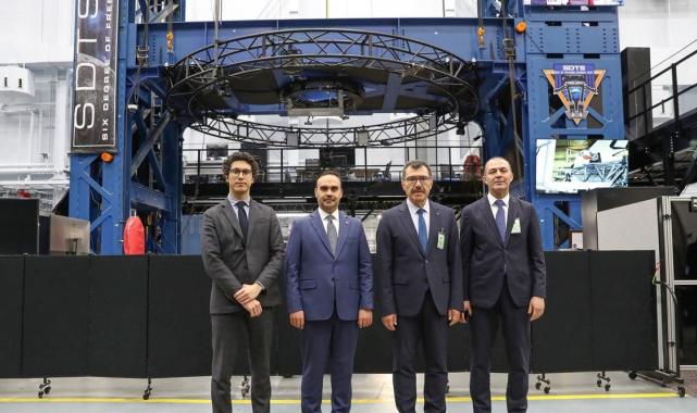 Sanayi ve Teknoloji Bakanı Kacır, NASA'nın Johnson Uzay Merkezi'ni inceledi
