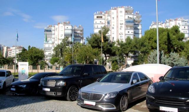 Sibergöz-14 operasyonunda ele geçirilen lüks otomobiller sergilendi