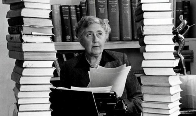 Sırlarıyla ölen, gizemli romanların yazarı olan Agatha Christie'nin 50'nci ölüm yılı