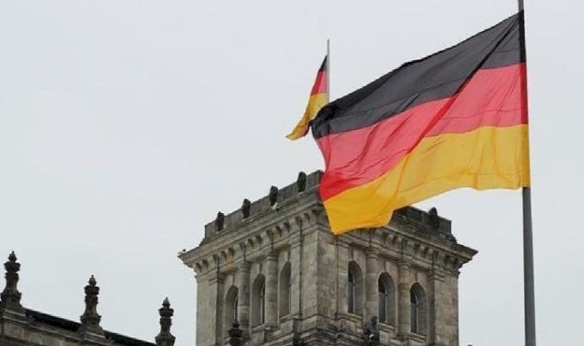 Almanya'da aşırı sağcı partinin devlet yardımının kesilmesine hükmedildi