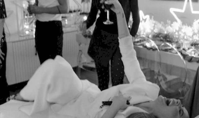 Hadise'nin süpürge sopası ile dans ettiği anlar olay oldu! Ünlü şarkıcıya yorum yağdı