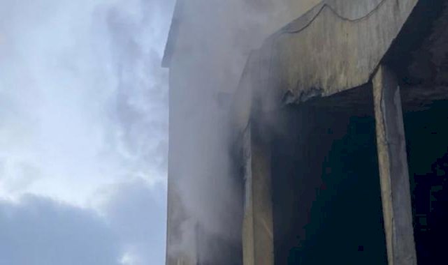 İstanbul'da kolonya atölyesinde yangın! 5 işçi mahsur kaldı