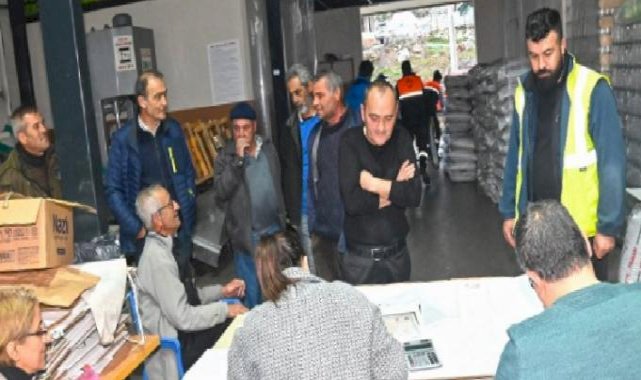 Karabağlar Belediyesi'nden üreticiye kesintisiz destek