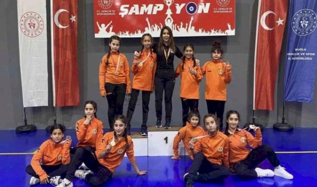 Köyceğizli güreşçi kızlardan yedi şampiyonluk