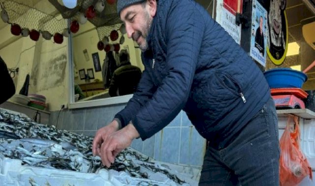 Rize'de hamsi tezgahtaki krallığını istavrite kaptırdı