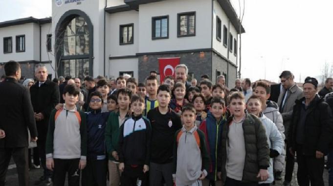 Türkan Yücesan Akıl Küpü Kütüphanesi açıldı