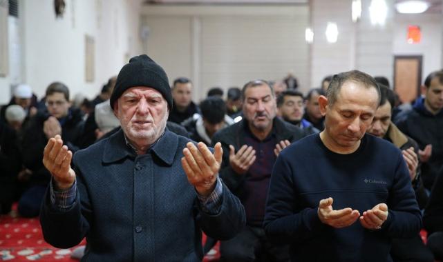 Türkiye şehitler için ellerini semaya açtı: Yurdun dört bir yanında sabah namazı...