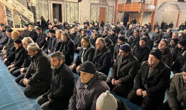 Türkiye şehitler için ellerini semaya açtı: Yurdun dört bir yanında sabah namazı...