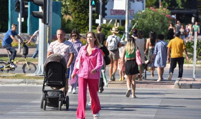 Türkiye'de ikamet izniyle yaşayan yabancı sayısında düşüş