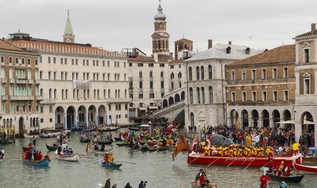 Venedik'e günübirlik gelen turistlerden ücret alınmasına yönelik portal açıldı