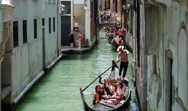 Venedik'e günübirlik gelen turistlerden ücret alınmasına yönelik portal açıldı
