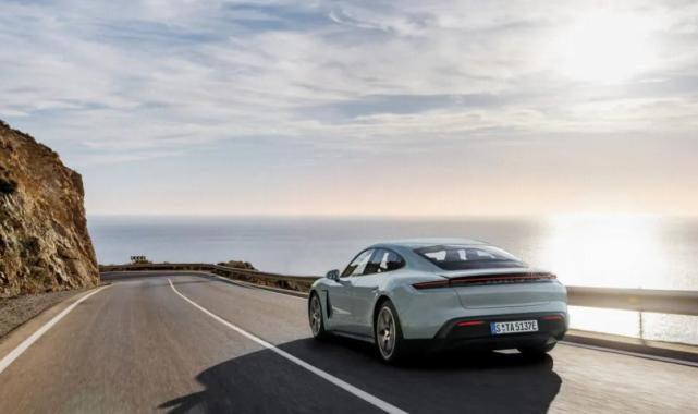 2025 model Porsche Taycan tanıtıldı: İşte fiyatı ve özellikleri