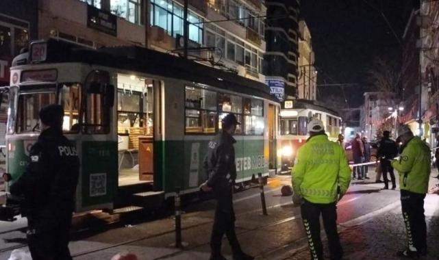 24 stte ikinci tramvay kazası! İstanbul'da yayanın sürüklendiği anlar