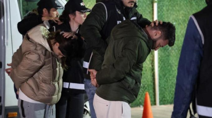 2,5 milyarlık vurgunda yakalanan Sedat Ocakçı ve eşi İzmir’de