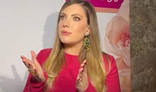 6 aylık hamile olan Eda Ece, kızına isim arıyor! "Bana Lilo'nun annesi diyorlar"