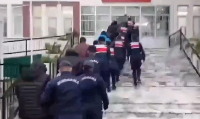 7 ilde göçmen kaçakçılığı operasyonu! 123 organizatör yakalandı