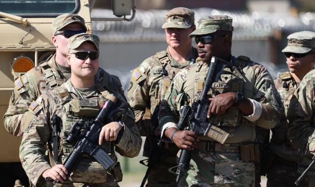 ABD'de sınır kriz büyüyor: 14 eyalet valisi Biden'a karşı gövde gösterisi yaptı