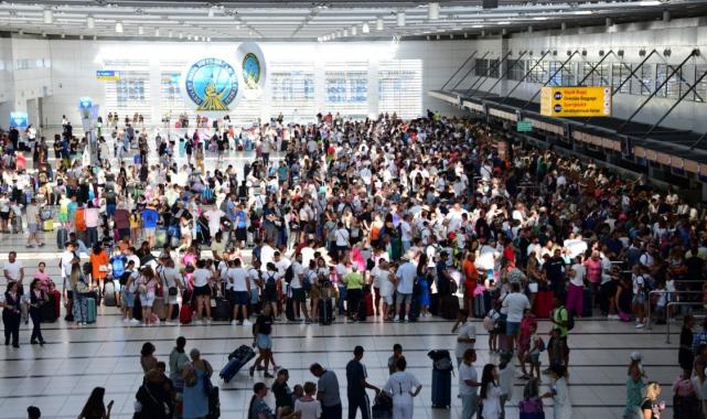 Abdulkadir Uraloğlu: Ocak 2024'te havalimanlarında 14,7 milyon yolcuya hizmet verildi