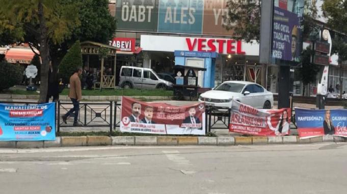 Adana&#039;da seçim yarışı çevre kirliliğine döndü! İşte o kareler