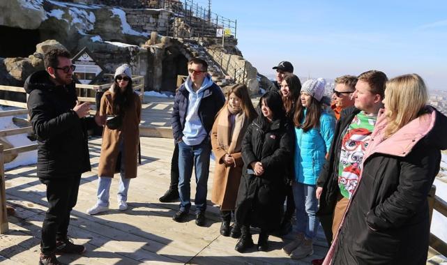 AK Parti'den turist rehberleri ve seyahat acentelerine ilişkin kanun teklifi