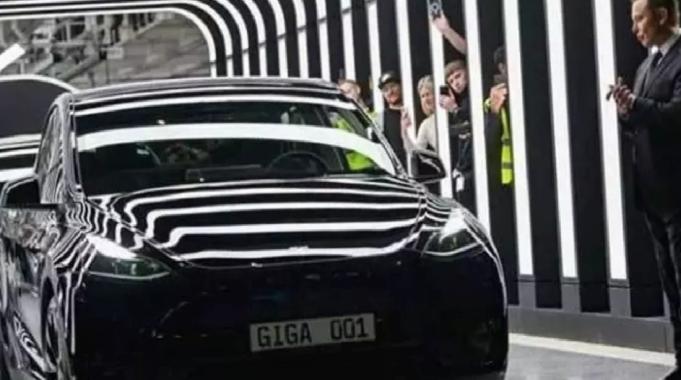 Almanlar Tesla'nın fabrika planına karşı çıkıyor