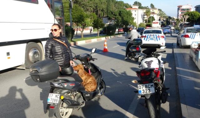 Antalya'da oyuncak scooter'lı Eymen'den denetim notkasında büyüklerine ders